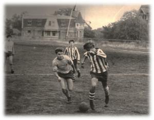 Turbine Halle - Fußball im Jahr 1967 - Die Bebauung hat sich geändert; der Platz ist der alte geblieben Turbine Halle - Fußball im Jahr 1967 - Die Bebauung hat sich geändert; der Platz ist der alte geblieben